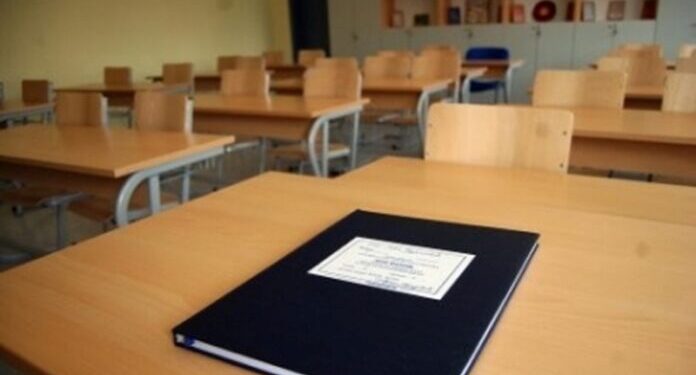 Kur nis procesi mësimor    Prindërit të indinjuar me mënyrën e subvencionimit të teksteve shkollore