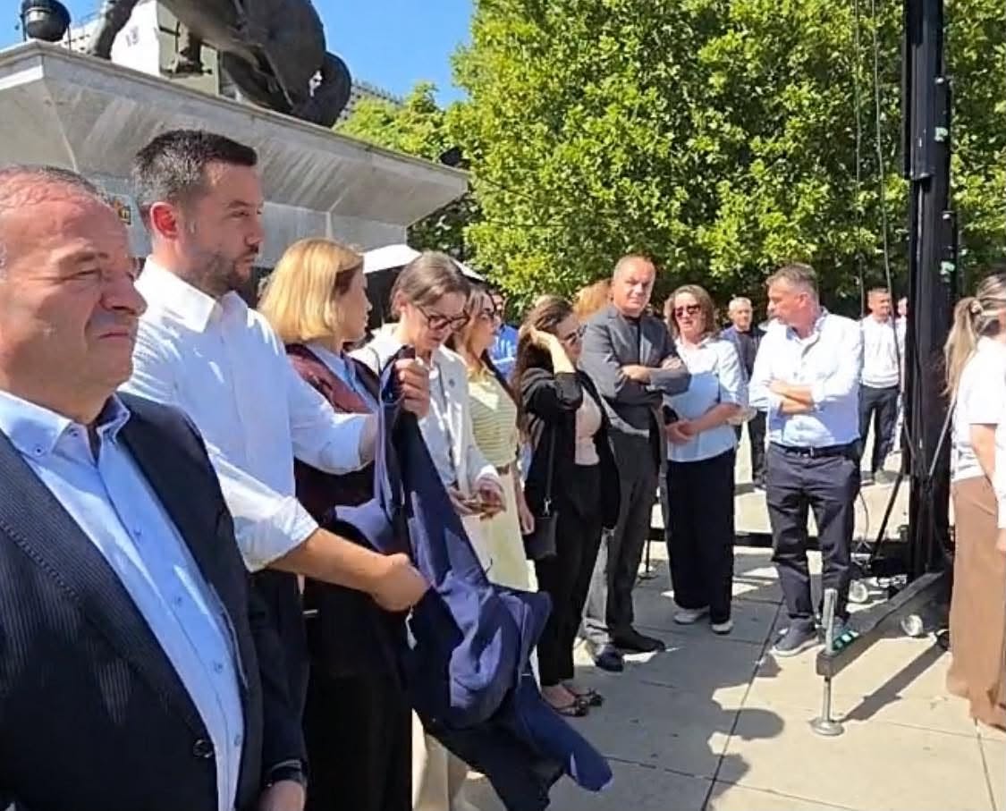 Nis protesta e komunave te Qeveria