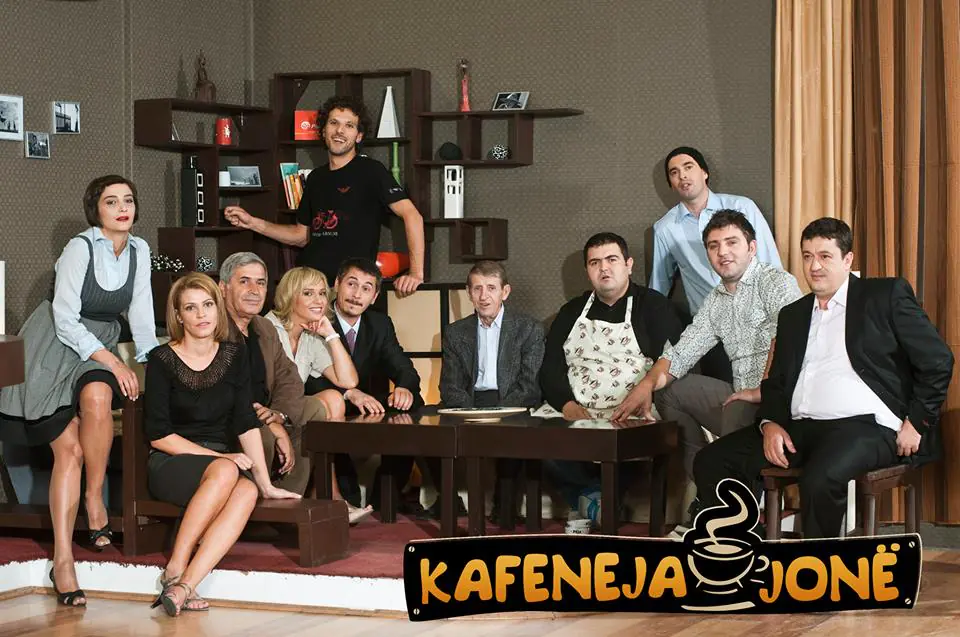 A kanë filluar xhirimet e “Kafeneja Jonë”? Flet producenti Shkumbin Istrefi