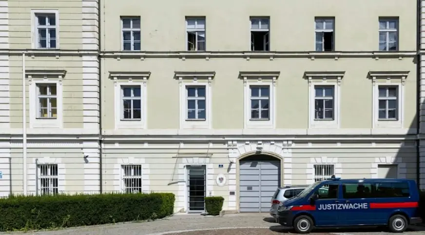 Tronditëse në burgun e Austrisë  17 vjeçari pranon se vrau bashkëvuajtësin me brisk rroje