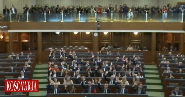S kalon komisioni i propozuar për të mundësuar votim të fshehtë për kryeparlamentarin  ndërpritet seanca