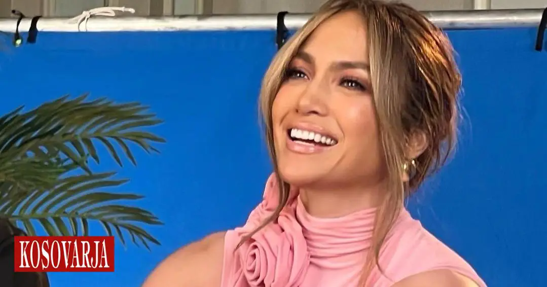 Jennifer Lopez lëndohet në fytyrë pas aksidentit në skenë