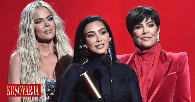 Më në fund, familja Kardashian mbërrin në Venecia për dasmën e shekullit