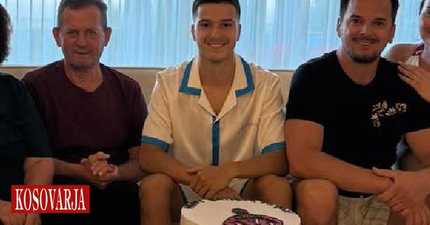 Ylli Demaj uron me fjalë zemre babain dhe të birin për ditëlindje