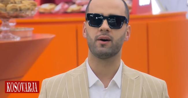 Një djalë i verbër bëhët banorë në  BBVA 