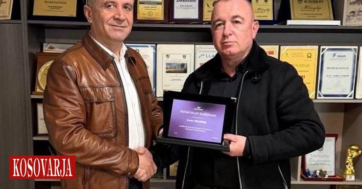 Vlera Sport ndanë Mirënjohje për Presidentin e Federatës së Boksit të Kosovës  Enver Krasniqi